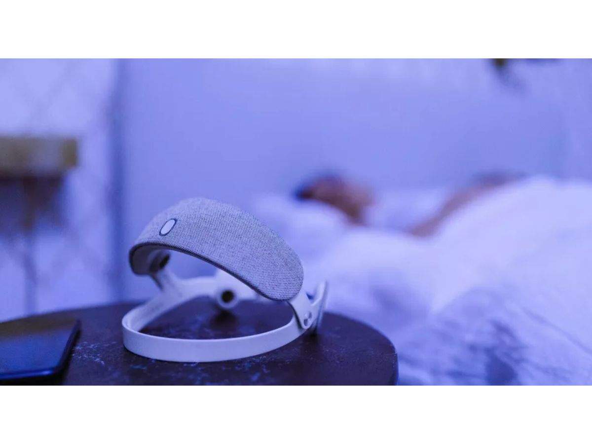 Urgonight: A headband to treat insomnia