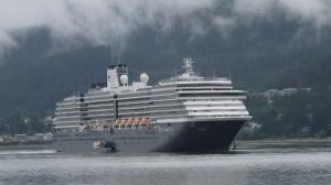 Hundreds of Canadians under quarantine on cruise ships